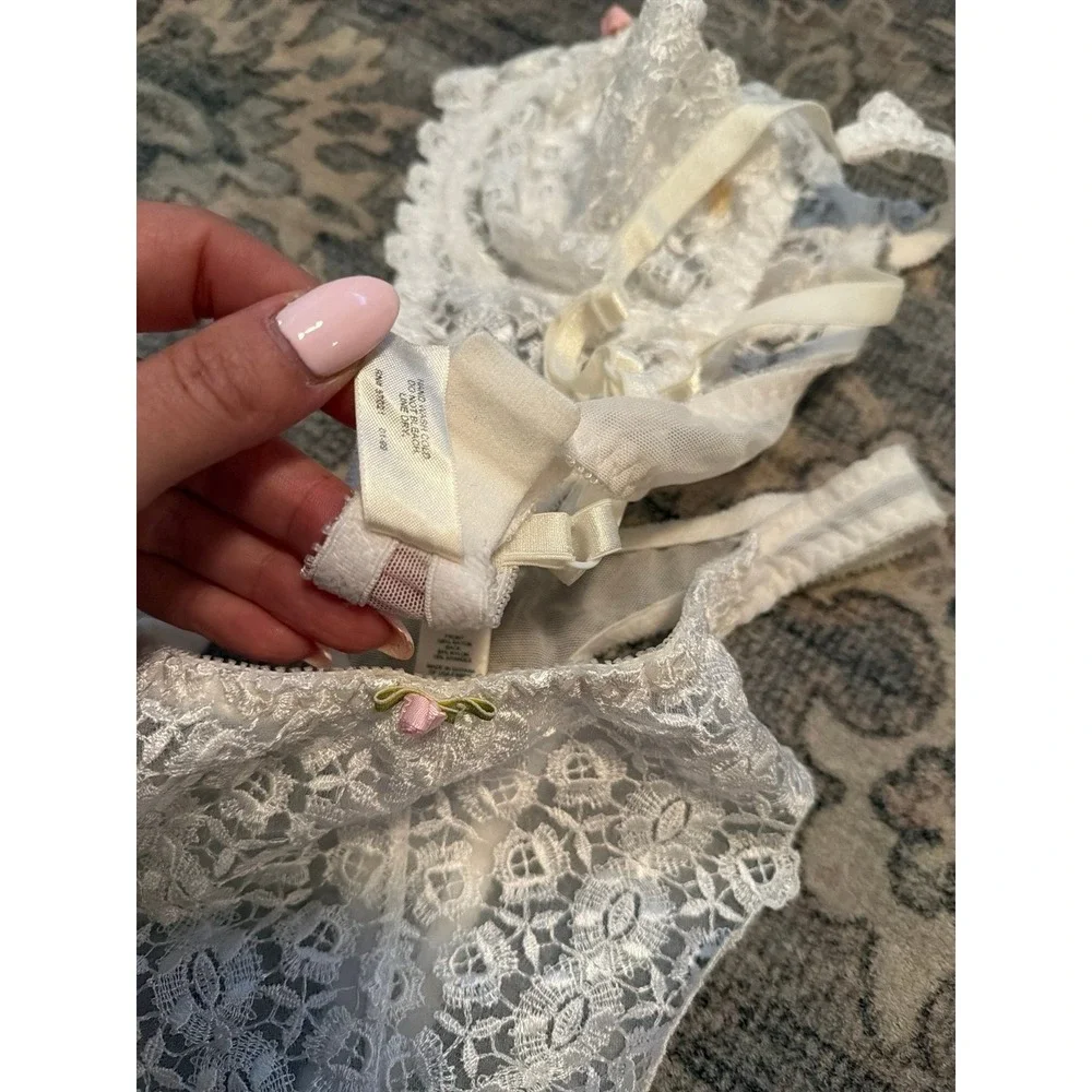 Victorias Secret small medium remove